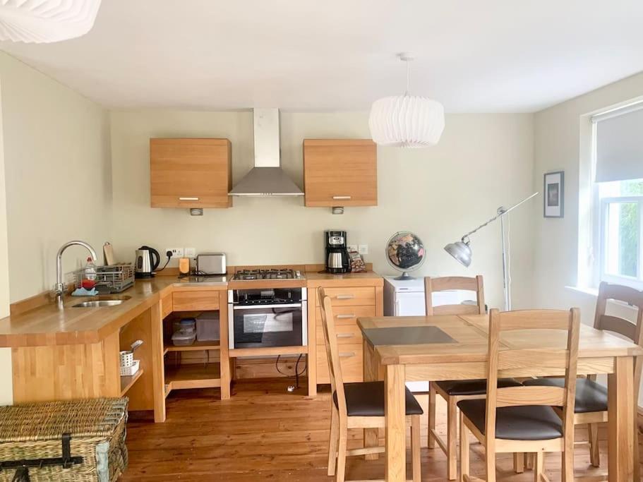 Apartamento Delightful Ely House Bright And Warm With Cathedral View Exterior foto