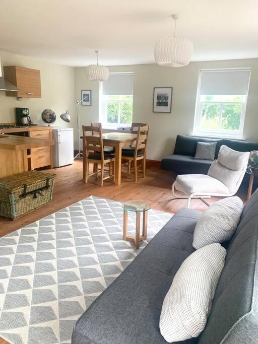Apartamento Delightful Ely House Bright And Warm With Cathedral View Exterior foto