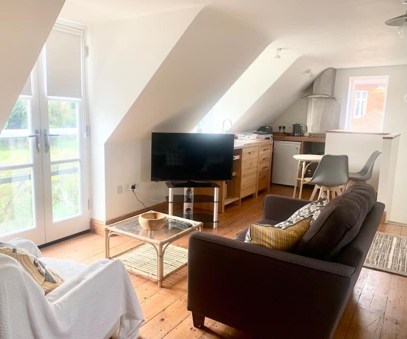 Apartamento Delightful Ely House Bright And Warm With Cathedral View Exterior foto